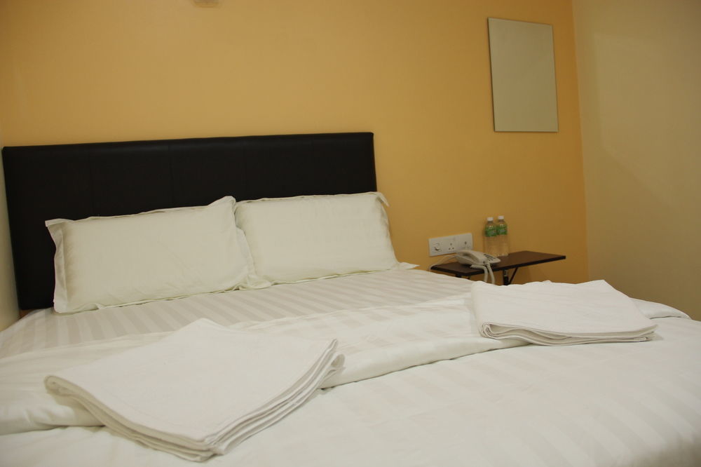 ספאנג Oyo 89665 Royale City Hotel מראה חיצוני תמונה