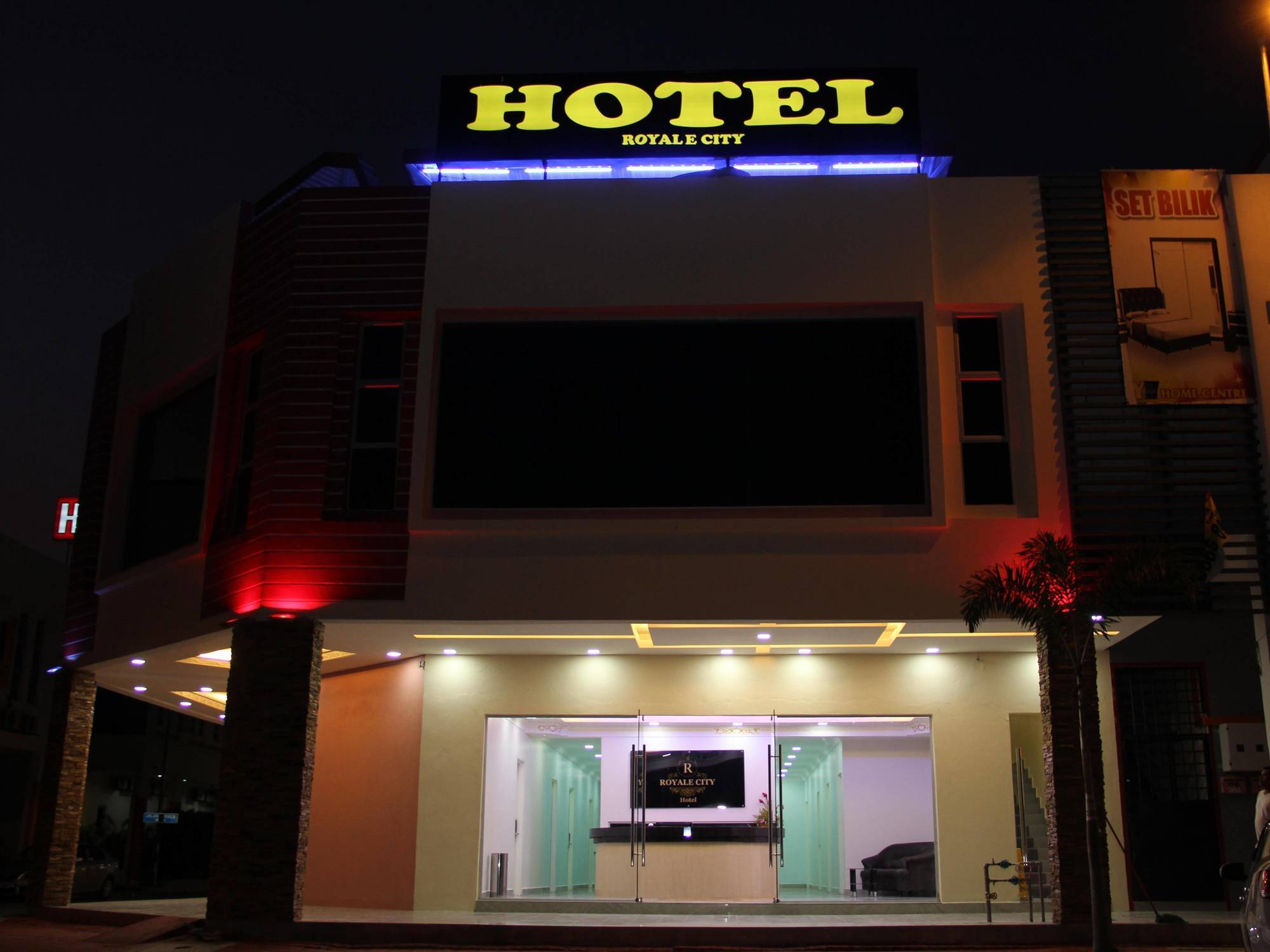 ספאנג Oyo 89665 Royale City Hotel מראה חיצוני תמונה