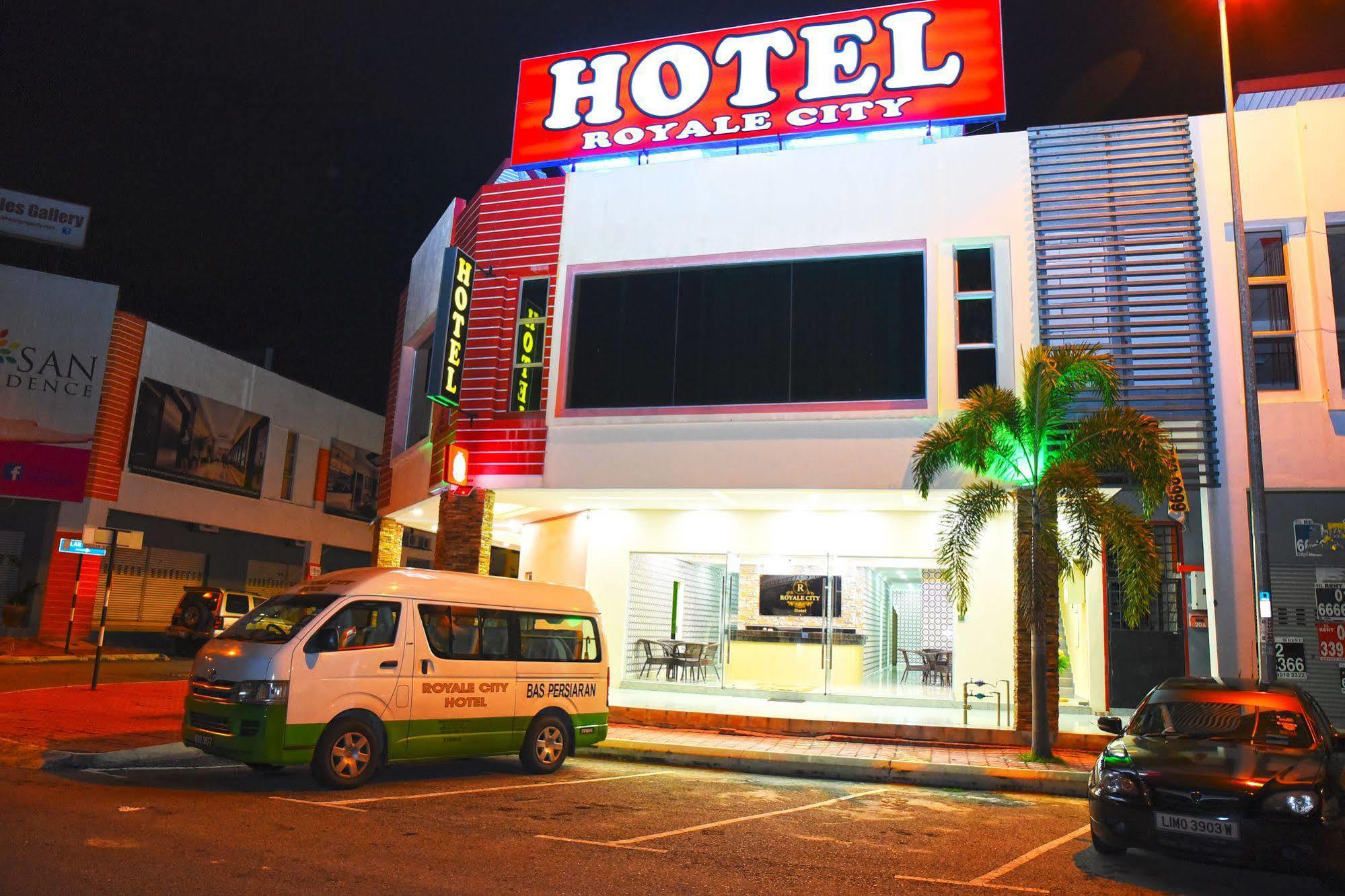 ספאנג Oyo 89665 Royale City Hotel מראה חיצוני תמונה
