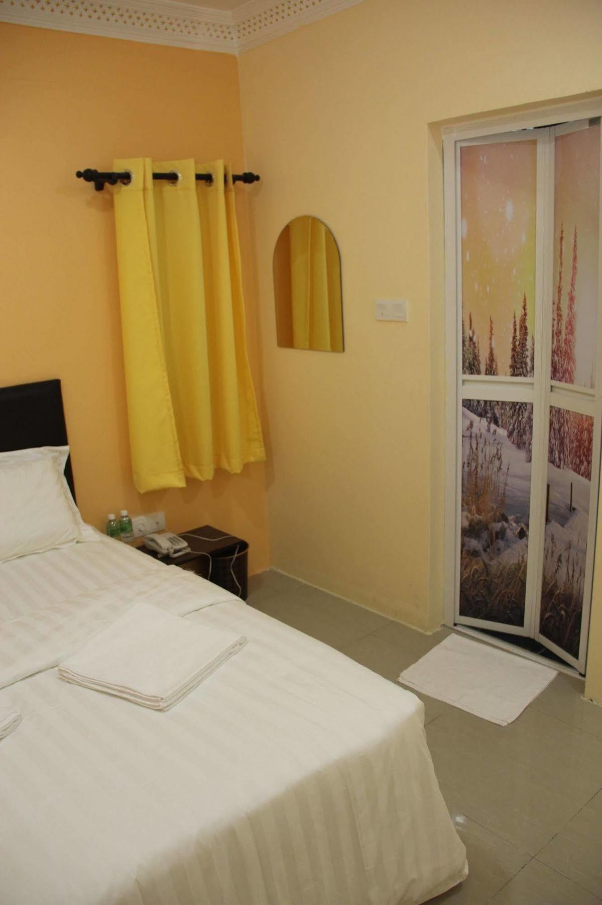 ספאנג Oyo 89665 Royale City Hotel מראה חיצוני תמונה