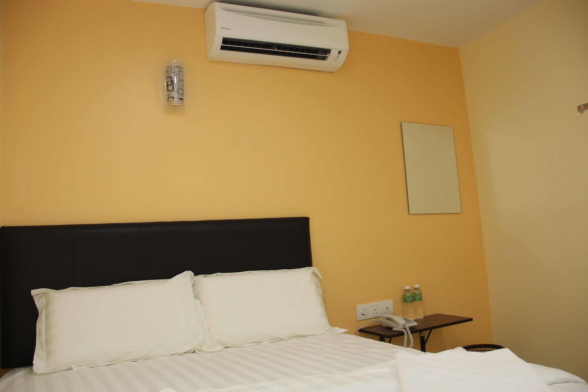 ספאנג Oyo 89665 Royale City Hotel מראה חיצוני תמונה