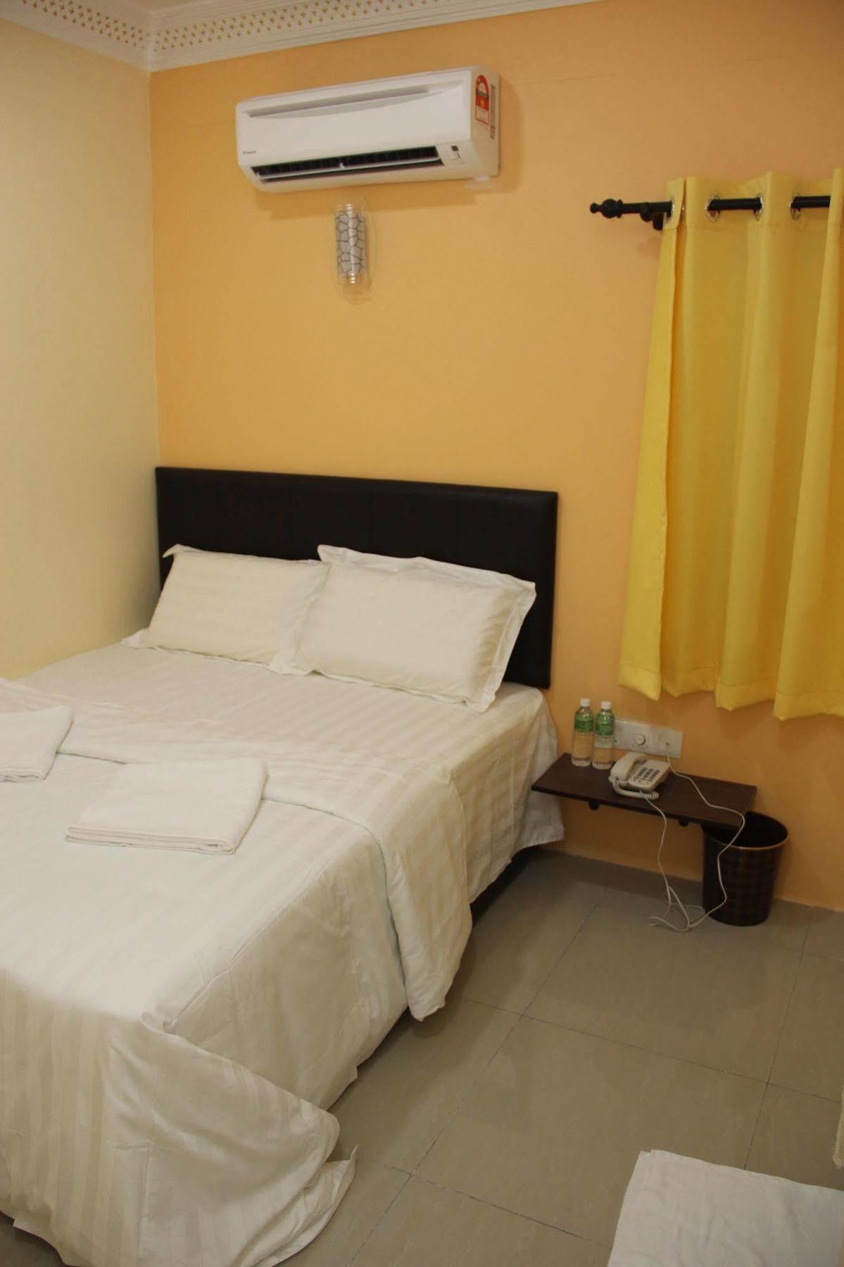 ספאנג Oyo 89665 Royale City Hotel מראה חיצוני תמונה