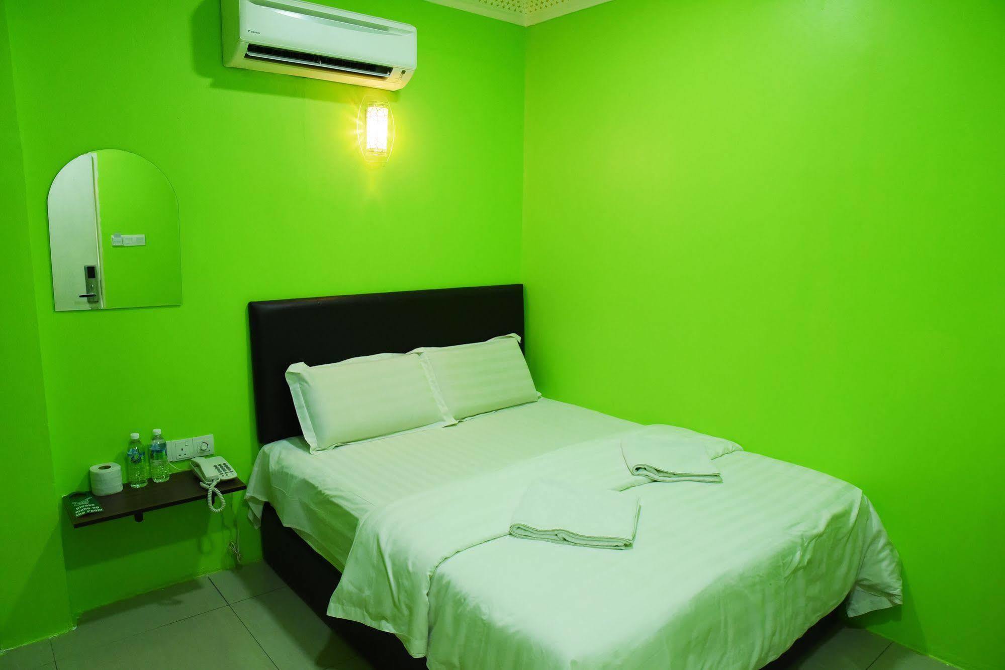 ספאנג Oyo 89665 Royale City Hotel מראה חיצוני תמונה