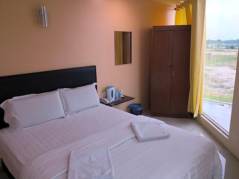 ספאנג Oyo 89665 Royale City Hotel מראה חיצוני תמונה