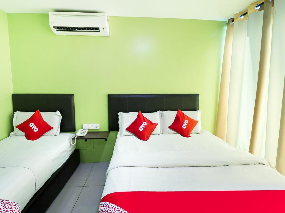 ספאנג Oyo 89665 Royale City Hotel מראה חיצוני תמונה