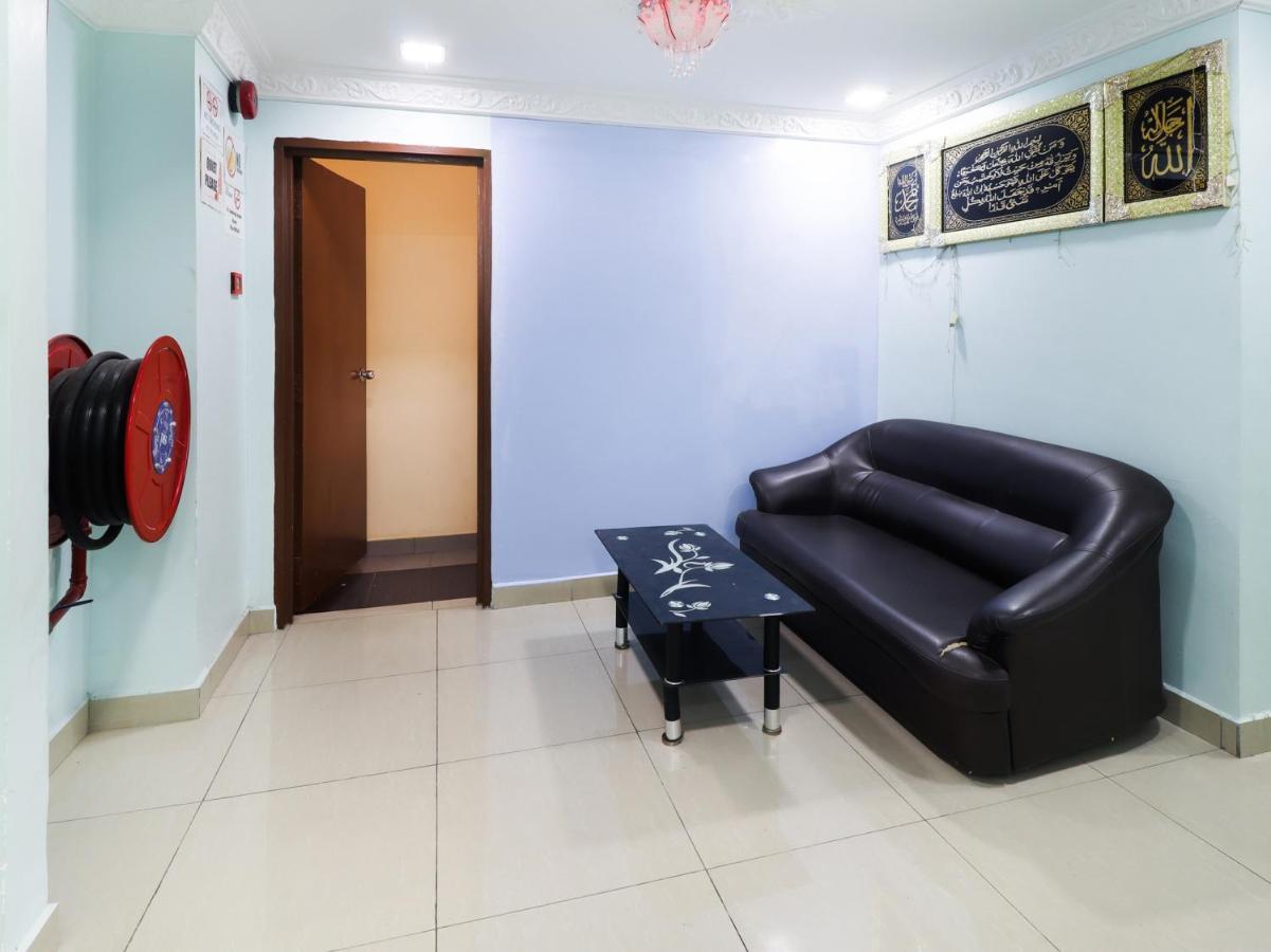 ספאנג Oyo 89665 Royale City Hotel מראה חיצוני תמונה